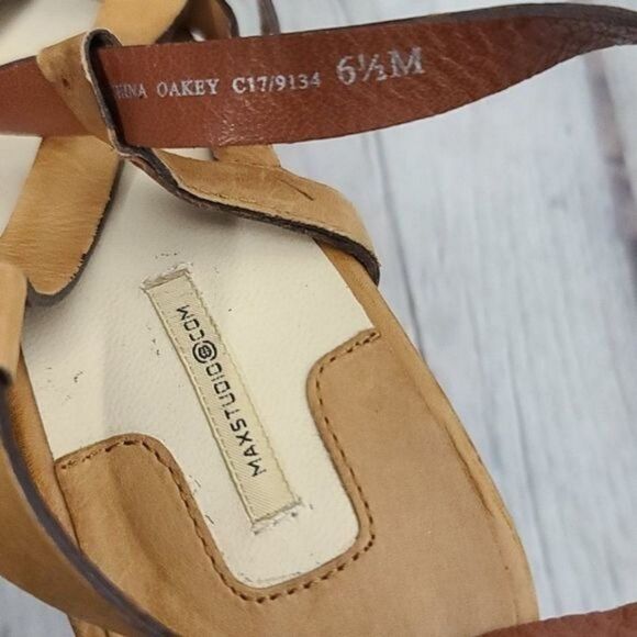 Max Studio Oakey Slingback Wood High Heels - Picture 10 of 13